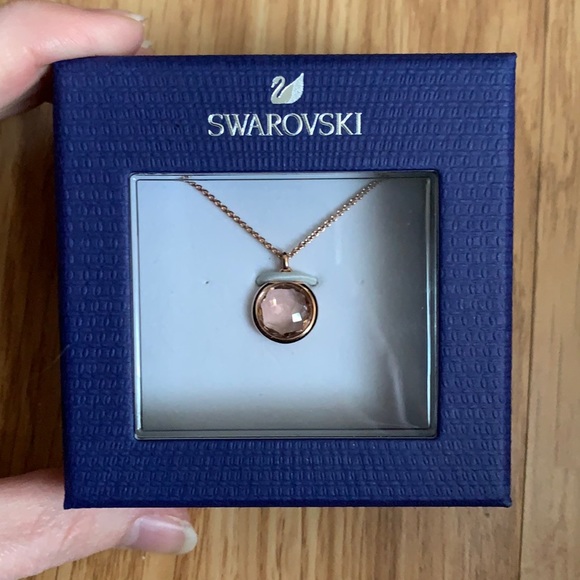 NIB Swarovski Crystal Blush colored crystal pendant necklace - Picture 3 of 5